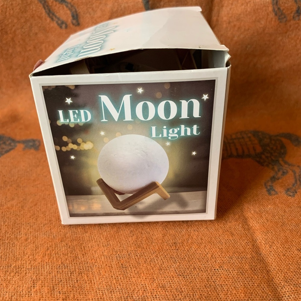 LED Moon Light with White LED - Picture 3 of 4